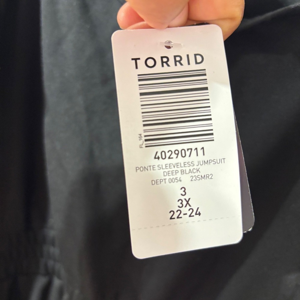 Torrid Ponte Sleeveless Jumpsuit Deep Black Plus Size 3X 22-24 New With Tags - Picture 5 of 13